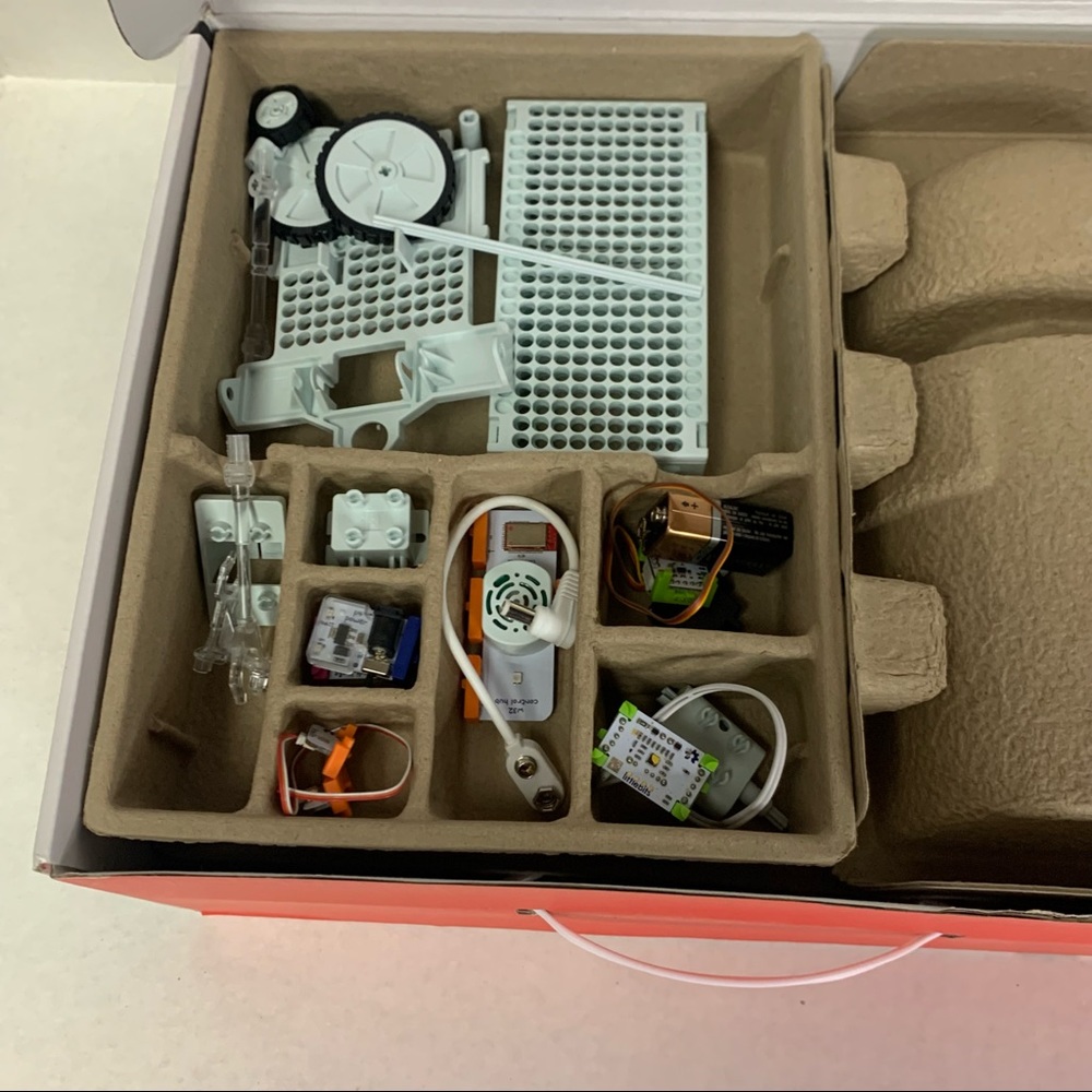 Littlebits Star Wars Droid Inventor Kit - Bluetooth Remote R2-D2 - Picture 3 of 6